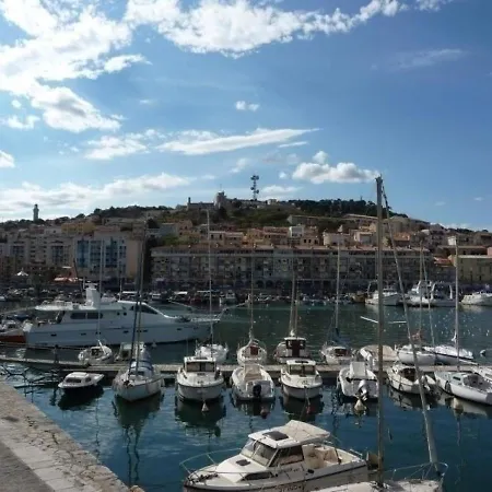 - 4 Pers, 26 M2, 1/0 * Sète
